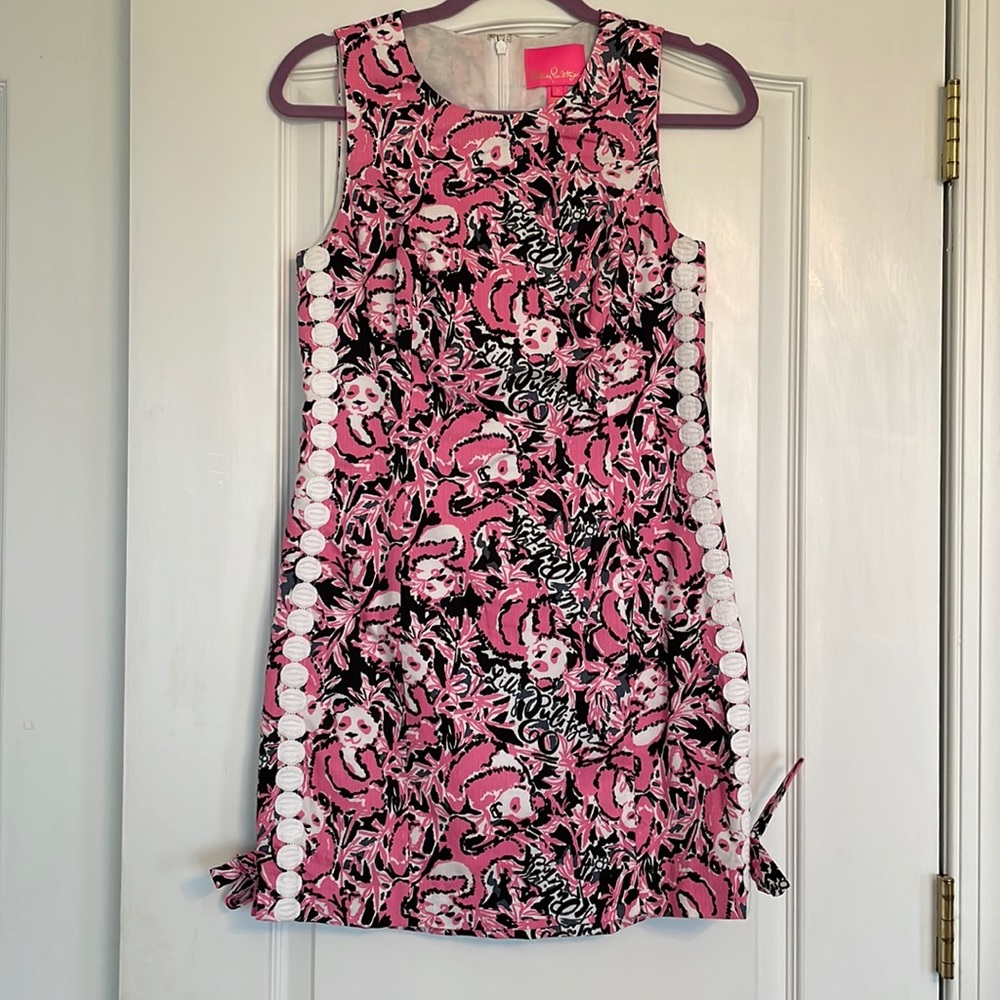 Lilly Pulitzer Pink White Black Shift Dress in Hanging with My Boo Print Size 2